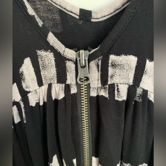 Volcom Flowy Dress - Picture 3 of 4